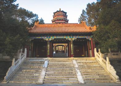 欧美abo：探索欧美文化中的ABO设定与角色关系解析